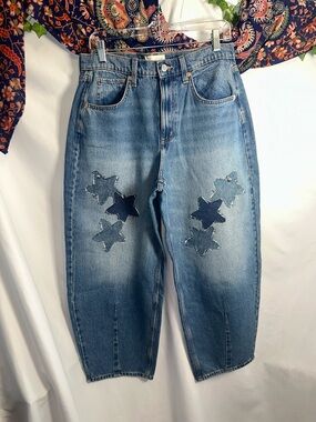 Universal Thread Blue Star Patch barrel Boyfriend Jeans